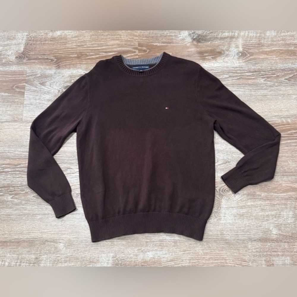 Bundle of 2 tommy Hilfiger pullover sweaters